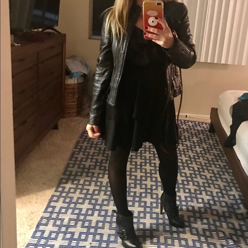 Express Dress - Picture 2 of 5